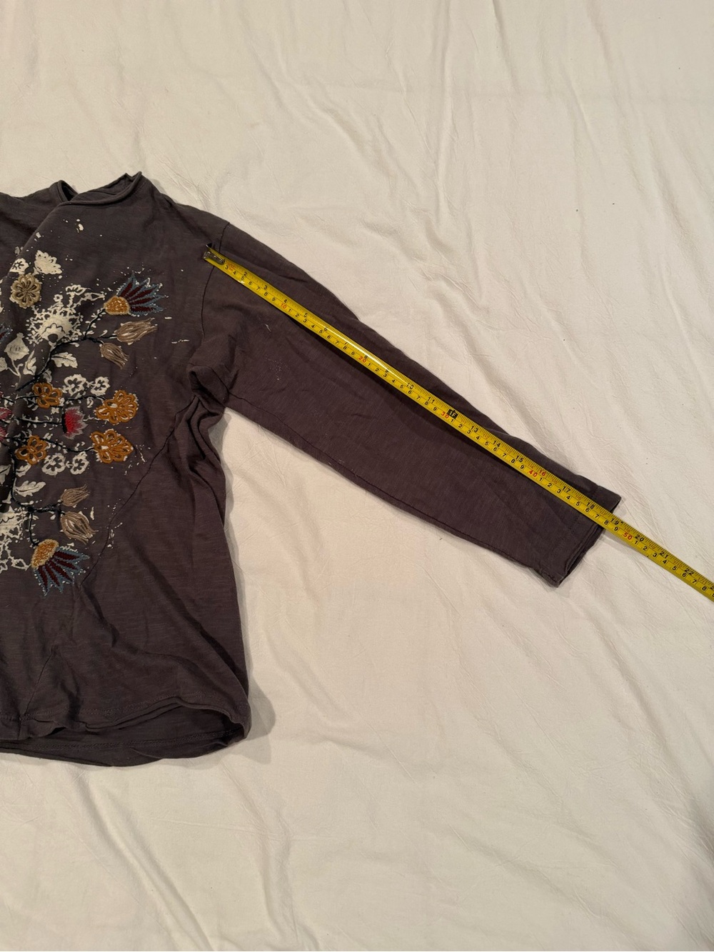 Embroidered Floral Long-Sleeve Top - Gray - Picture 7 of 7